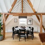 The Luxe Mayfair House By H House